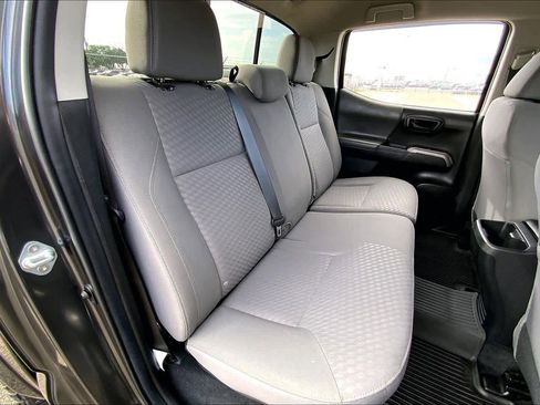 Used 2022 Toyota Tacoma SR5 image 19