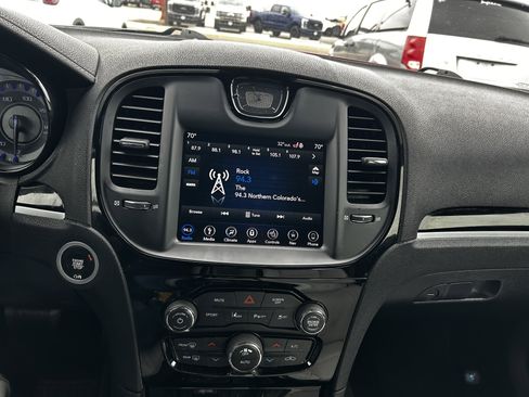 Used 2019 Chrysler 300 S w/ Safetytec Plus Group image 16