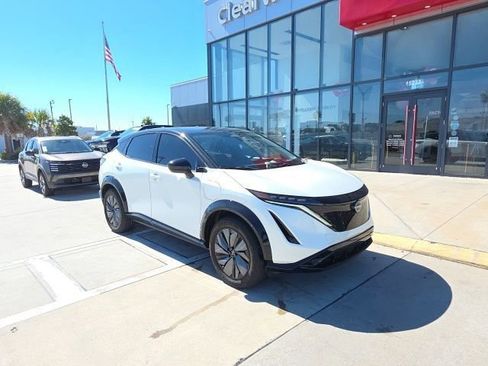 Used 2023 Nissan Ariya AWD image 3
