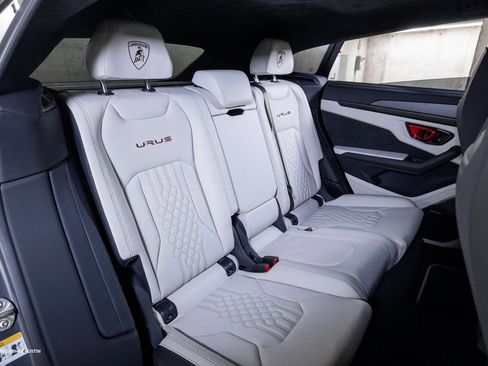 Used 2024 Lamborghini Urus S AWD/4WD image 42