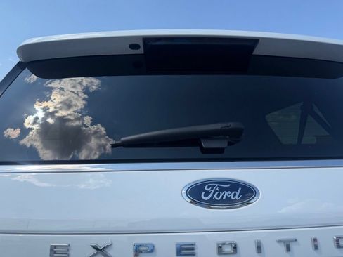 Used 2024 Ford Expedition Max XLT AWD/4WD image 16
