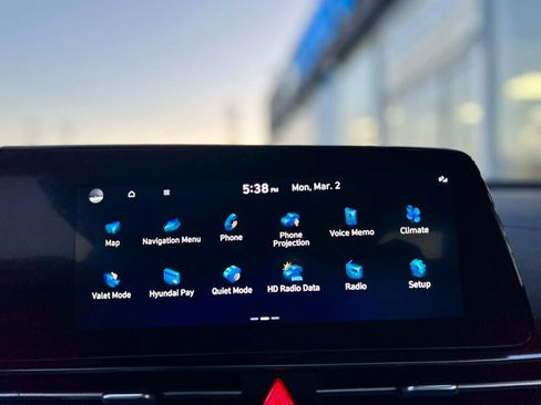 Used 2025 Hyundai Elantra SEL image 21