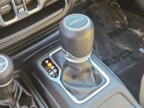 Used 2020 Jeep Gladiator Sport w/ Quick Order Package 24S AWD/4WD image 29