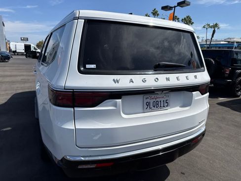 Used 2024 Jeep Wagoneer L Series II RWD image 17