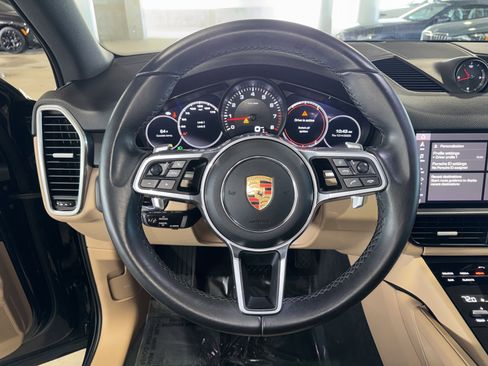 Used 2021 Porsche Cayenne image 21