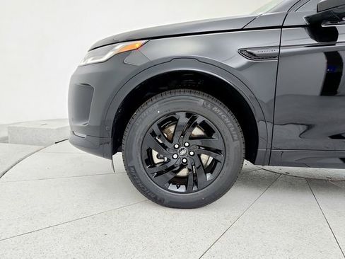 Used 2025 Land Rover Discovery Sport S image 30