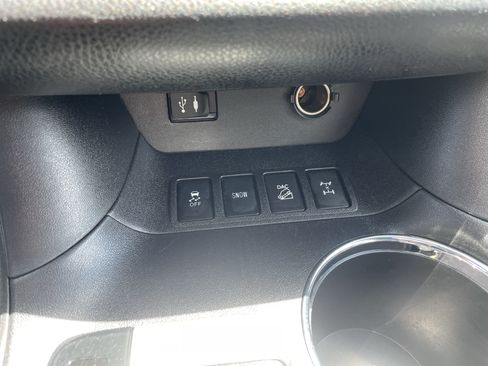 Used 2015 Toyota Highlander Limited AWD/4WD image 22
