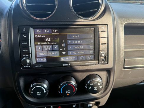Used 2017 Jeep Patriot High Altitude AWD/4WD image 19