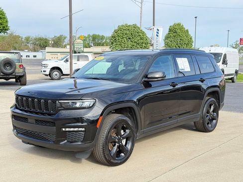 Used 2024 Jeep Grand Cherokee L Limited w/ Black Appearance Package AWD/4WD image 3