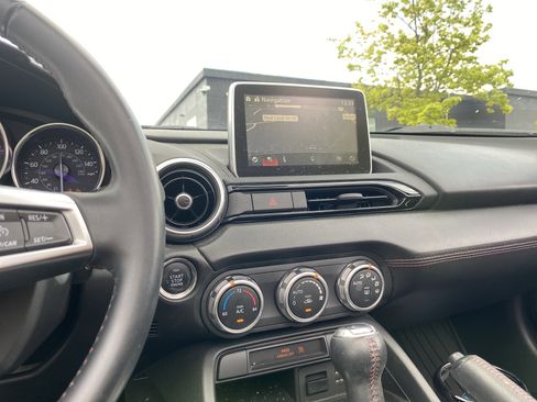 Used 2016 MAZDA MX-5 Miata Grand Touring RWD image 18