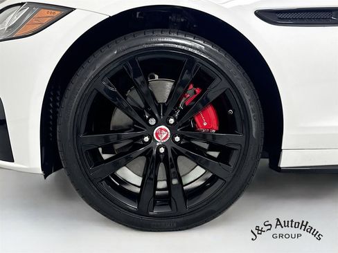Used 2020 Jaguar XF S image 38