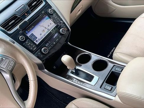 Used 2015 Nissan Altima 2.5 SL w/ Technology Package FWD image 15