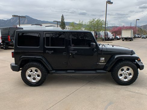 Used 2015 Jeep Wrangler Unlimited Sahara image 6
