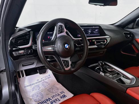 Used 2025 BMW Z4 M40i w/ Premium Package RWD image 9