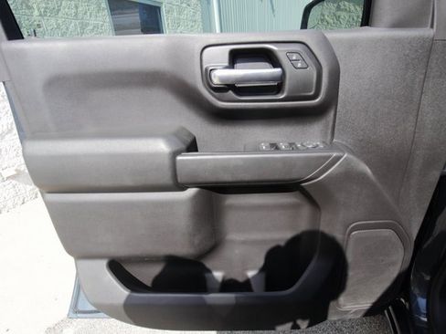 Used 2019 Chevrolet Silverado 1500 Custom Trail Boss w/ Custom Convenience Package image 17