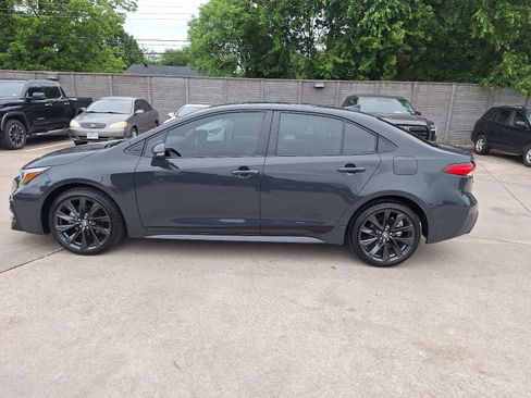Used 2024 Toyota Corolla SE FWD image 3