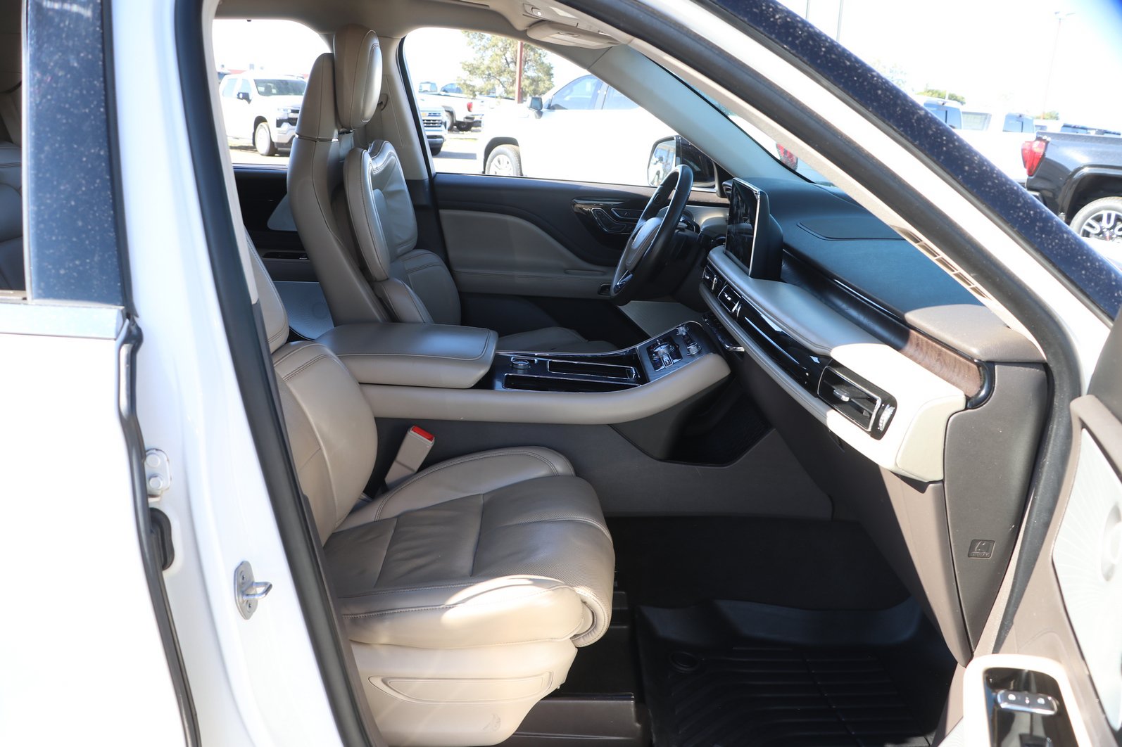 Used 2020 Lincoln Aviator Reserve w/ Equipment Group 202A AWD/4WD image 35