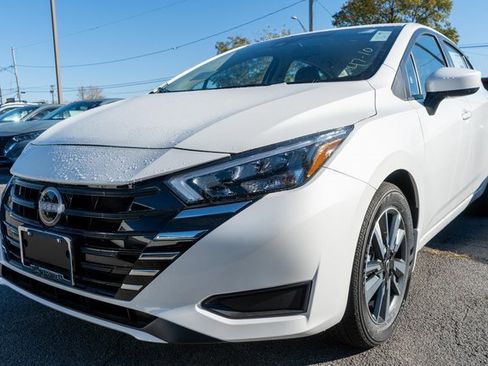 New 2025 Nissan Versa SV image 2