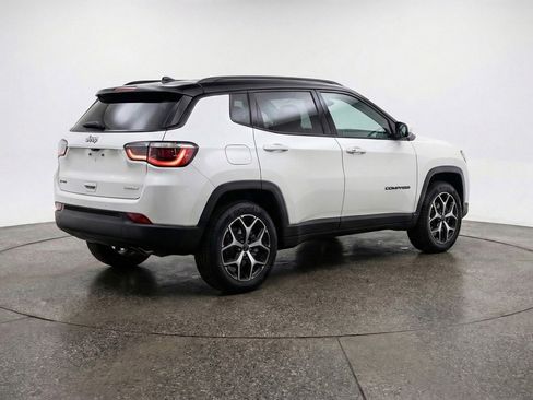 Used 2025 Jeep Compass Limited AWD/4WD image 9