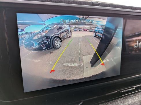 Used 2024 Jeep Wrangler Willys image 14