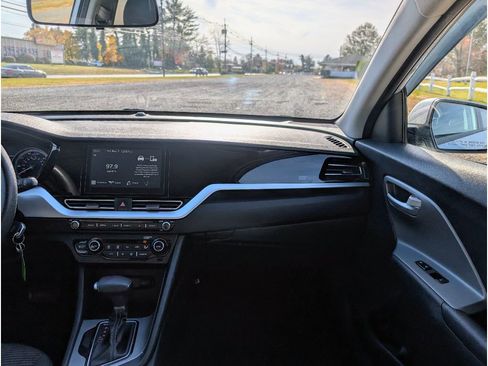 Used 2020 Kia Niro LX image 26