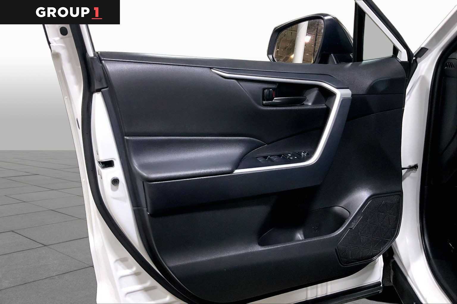 Certified 2025 Toyota RAV4 LE AWD/4WD image 22