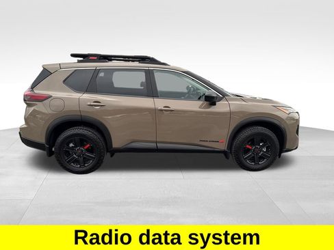 Certified 2025 Nissan Rogue SV image 7
