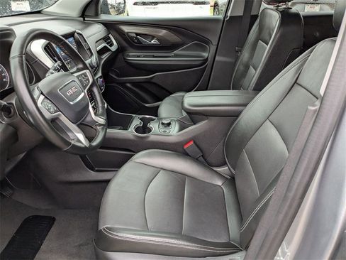 Used 2024 GMC Terrain SLT image 13