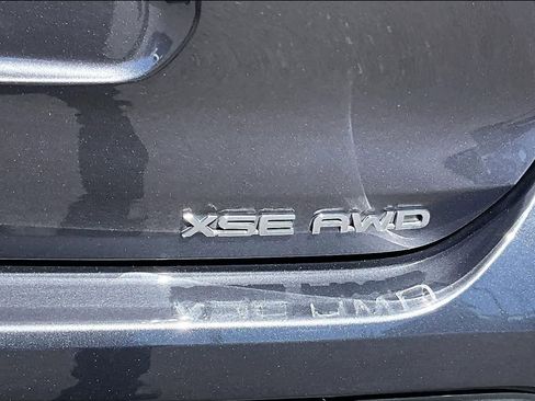 Used 2021 Toyota Highlander XSE AWD/4WD image 7