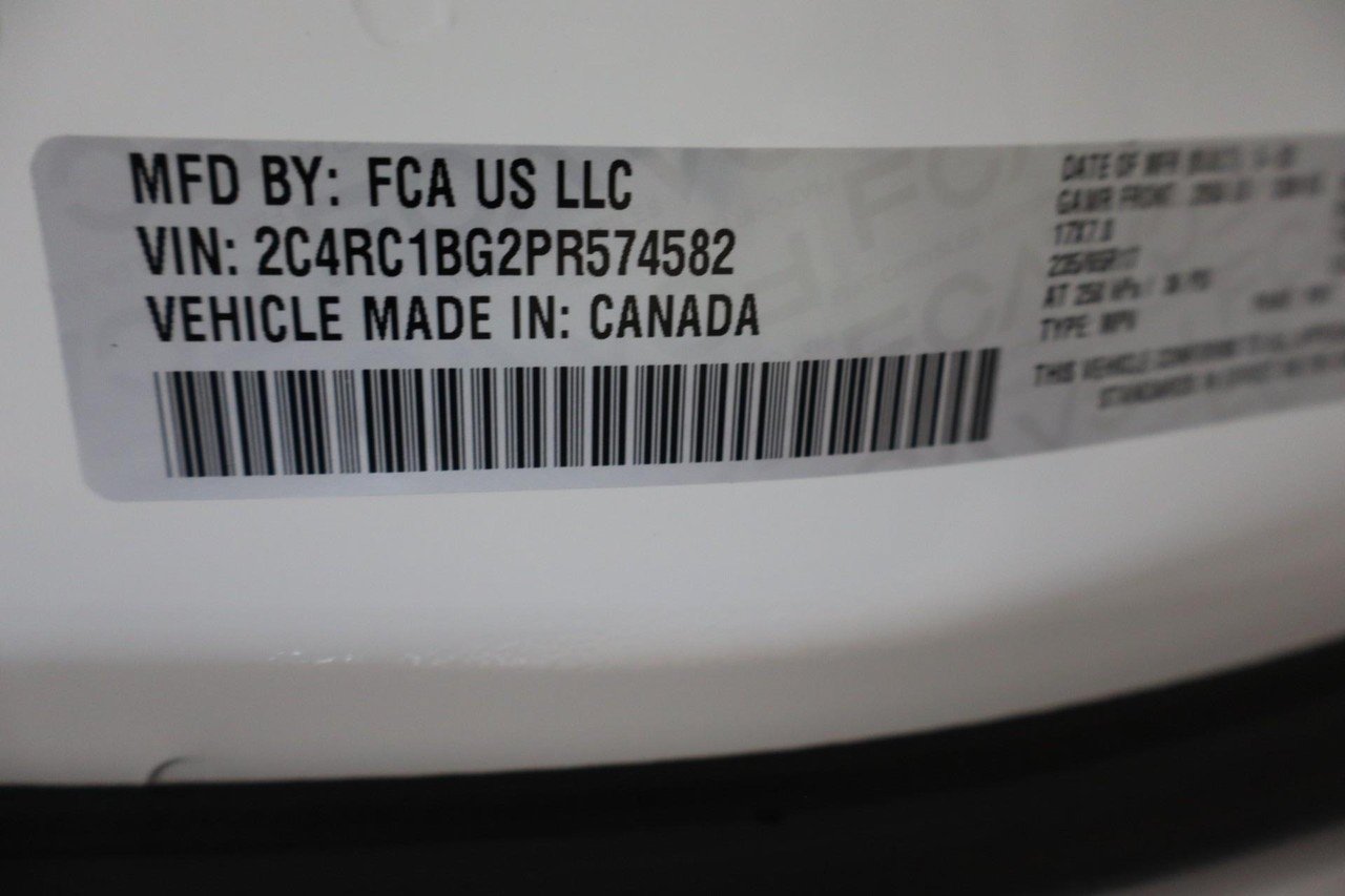 Used 2023 Chrysler Pacifica Touring-L FWD image 21