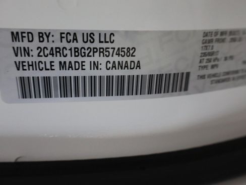 Used 2023 Chrysler Pacifica Touring-L FWD image 21