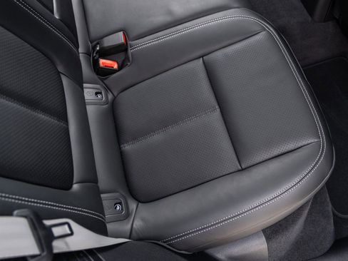 New 2026 Porsche Macan S image 39