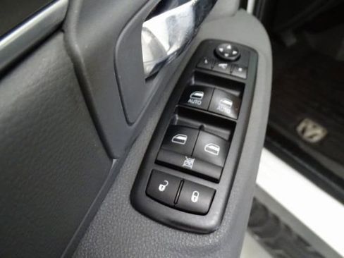 Used 2019 RAM 1500 Big Horn image 9