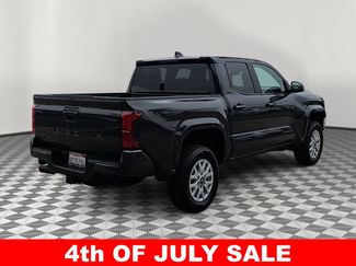 Used 2025 Toyota Tacoma SR5 AWD/4WD video 3