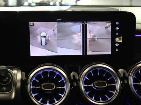 Used 2023 Mercedes-Benz GLB 250 4MATIC image 27