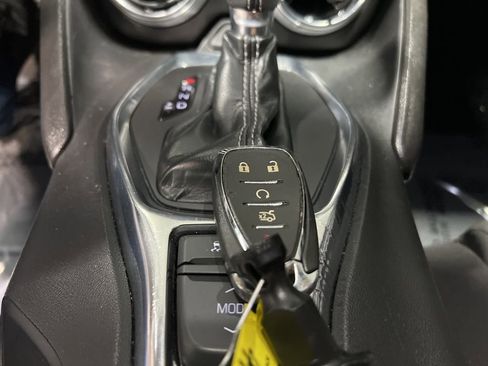 Used 2020 Chevrolet Camaro LT image 27