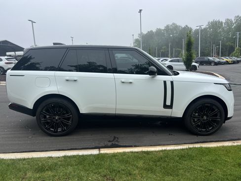 Used 2025 Land Rover Range Rover SE AWD/4WD image 31