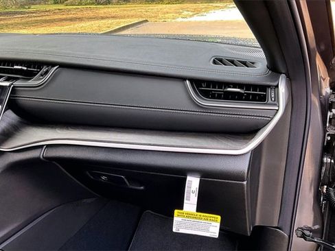 New 2025 Jeep Grand Cherokee Limited w/ Trailer Tow Package image 29