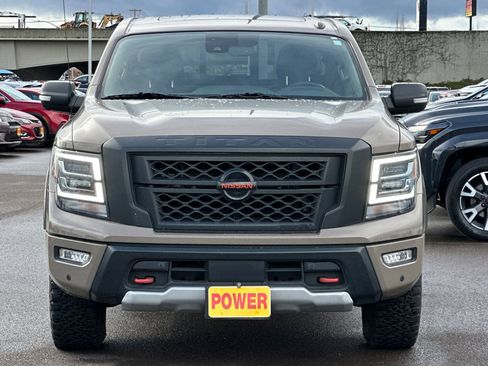 Used 2021 Nissan Titan PRO-4X w/ Pro-4x Convenience Package image 9