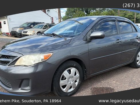 Used 2011 Toyota Corolla LE w/ Preferred Accessory Pkg FWD image 2