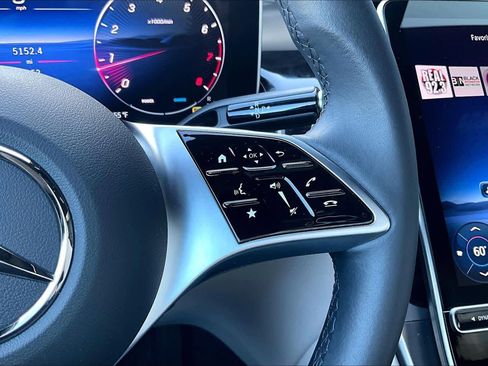 Used 2025 Mercedes-Benz GLC 300 image 24