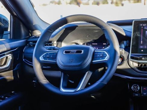 New 2026 Jeep Compass Latitude image 16