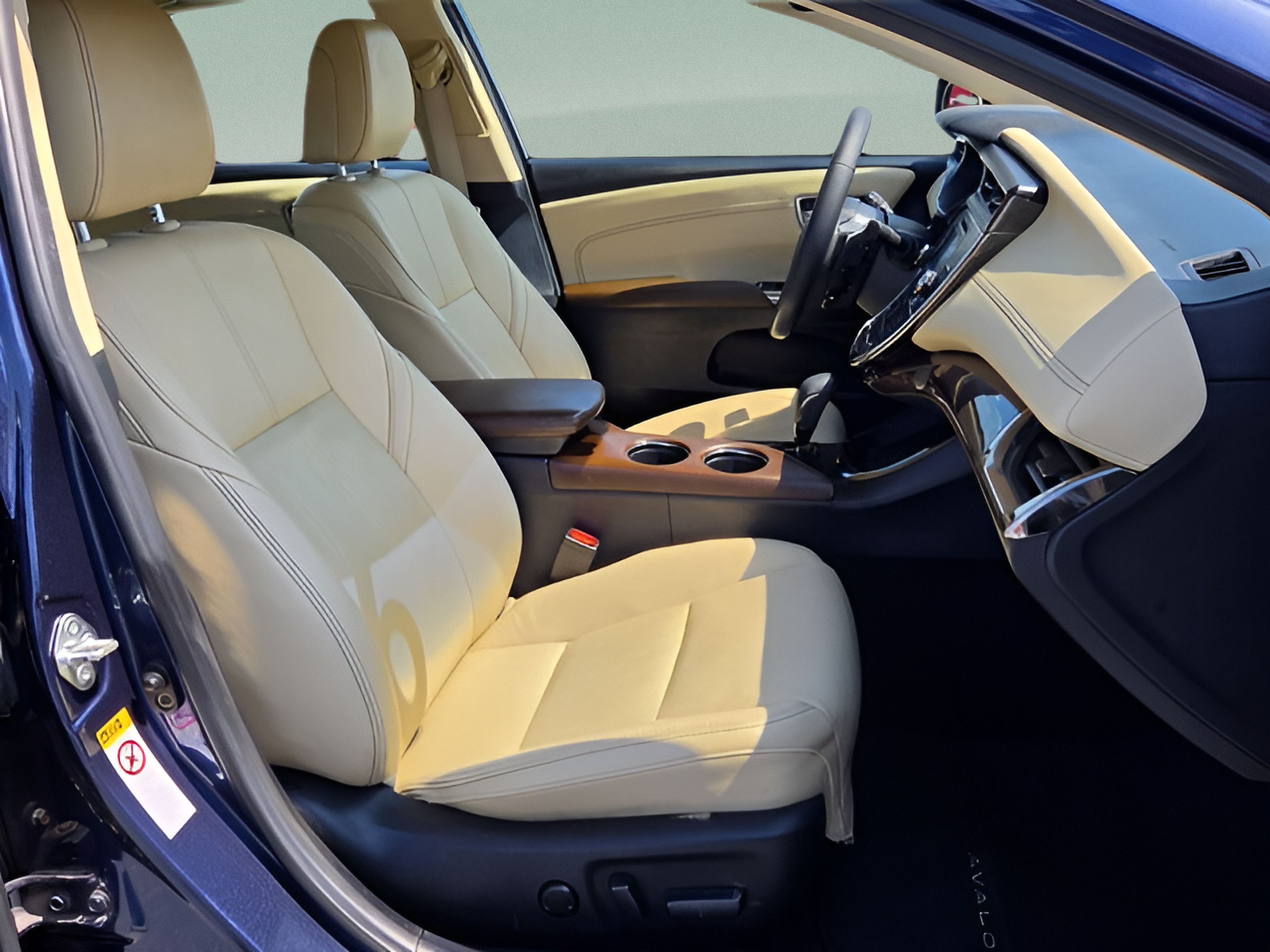 Used 2015 Toyota Avalon Limited FWD image 15