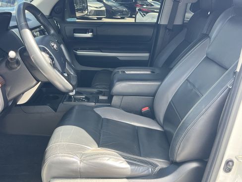Used 2020 Toyota Tundra Limited w/ Limited Premium Package AWD/4WD image 13
