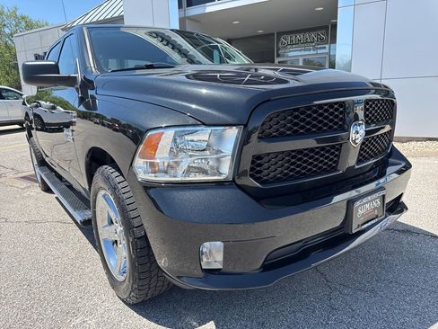 Used 2018 RAM 1500 Express w/ Express Value Package AWD/4WD image 14