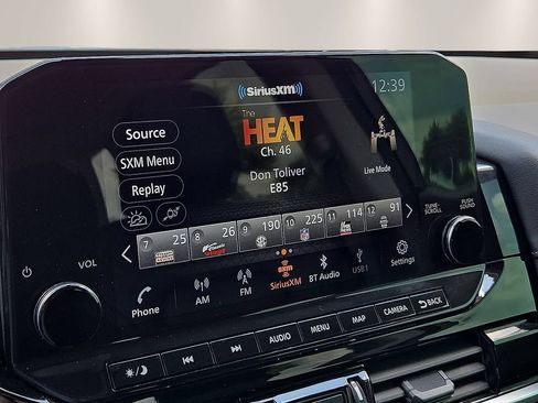 Used 2023 Nissan Pathfinder SL w/ Lighting Package (N92) AWD/4WD image 14