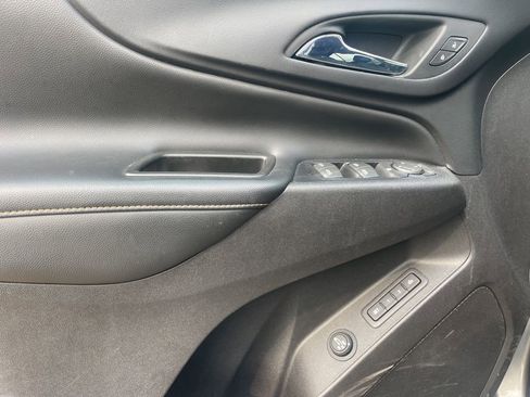 Used 2018 Chevrolet Equinox Premier image 4