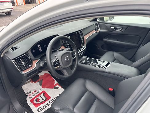 Used 2025 Volvo S60 T8 Plus w/ Climate Package image 10