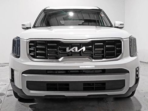 Used 2025 Kia Telluride S FWD image 2