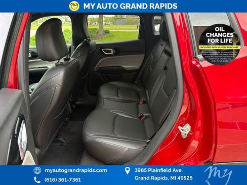 Used 2025 Jeep Compass Limited AWD/4WD image 24